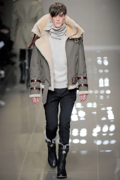 Look 11
